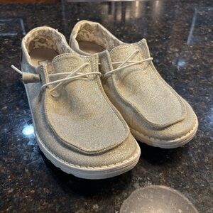 Hey Dude Women’s Wendy Stretch Sparkling Beige Size 10